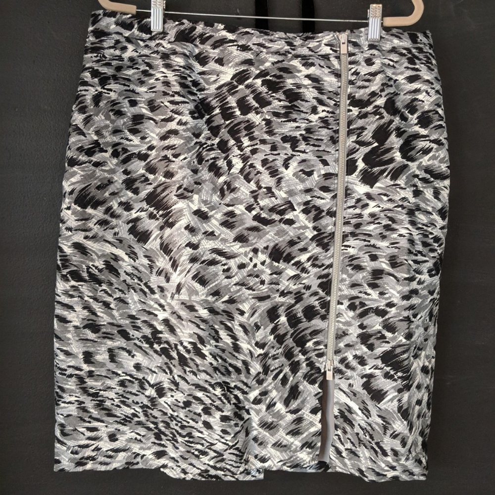 Snow leopard print Talbots pencil skirt in sz16W